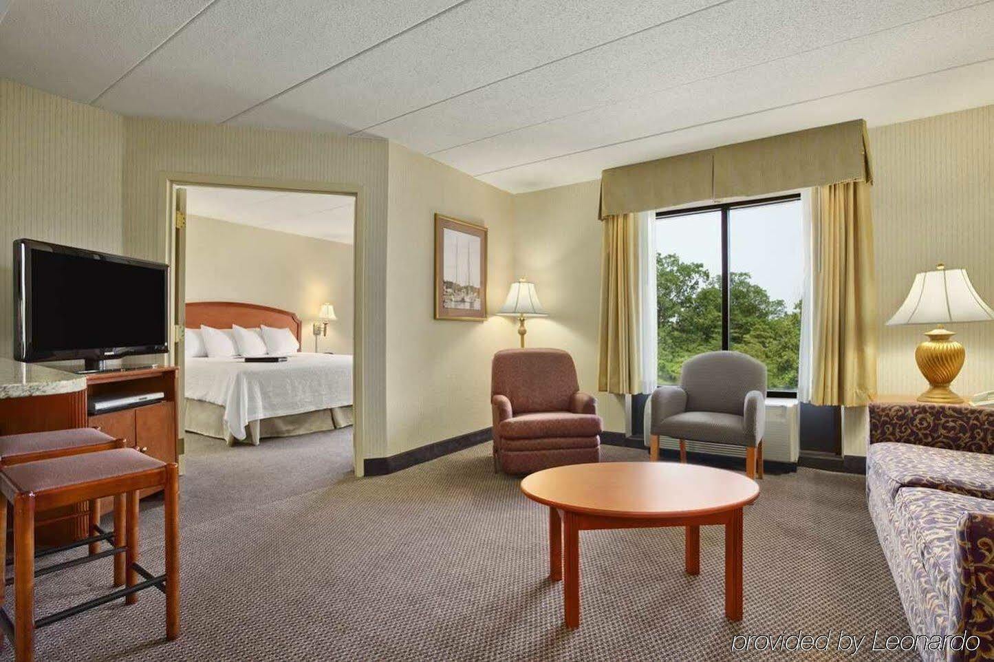 Hampton & 3* Annapolis